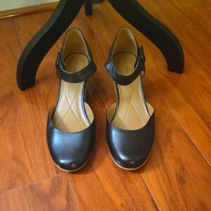 11W Black Easy Spirit dress shoe